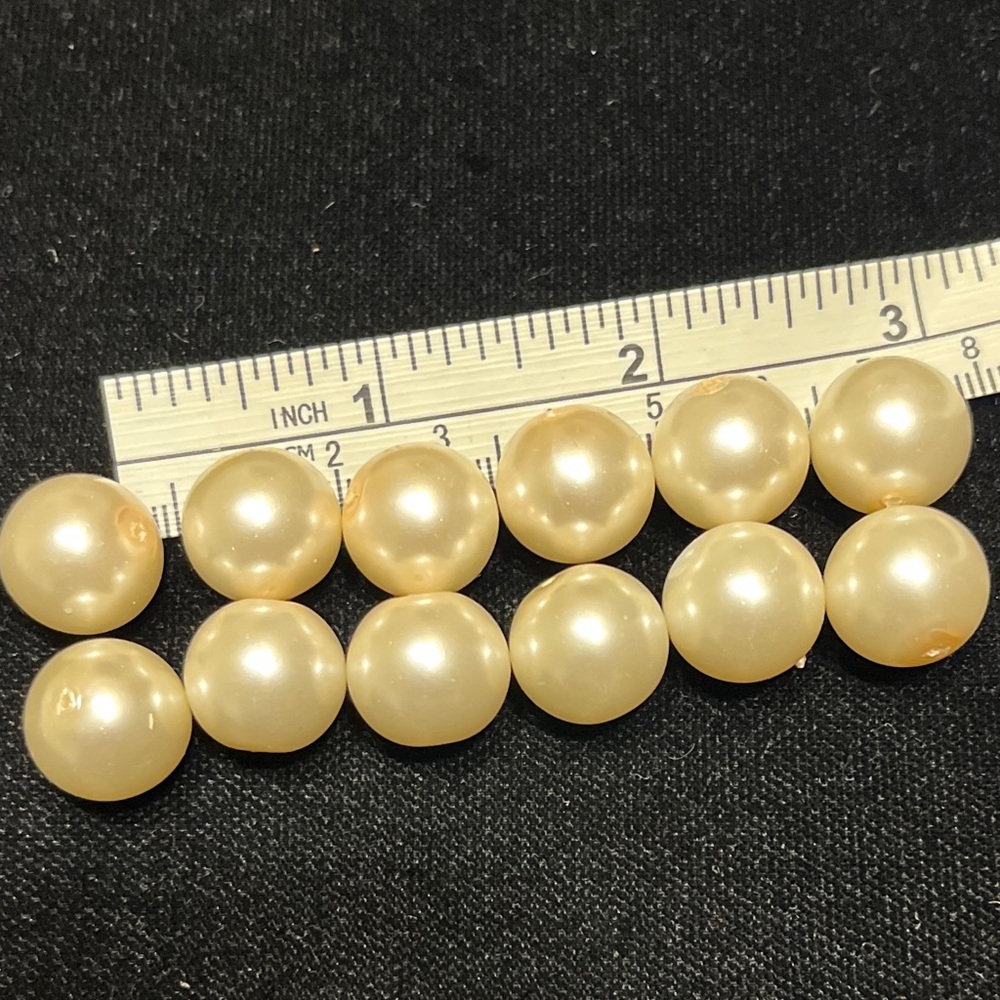 Swarovski Pearlised Glass Beads 8mm 150 count